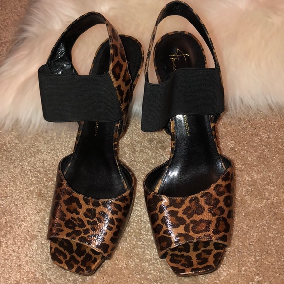 franco sarto leopard print sandals